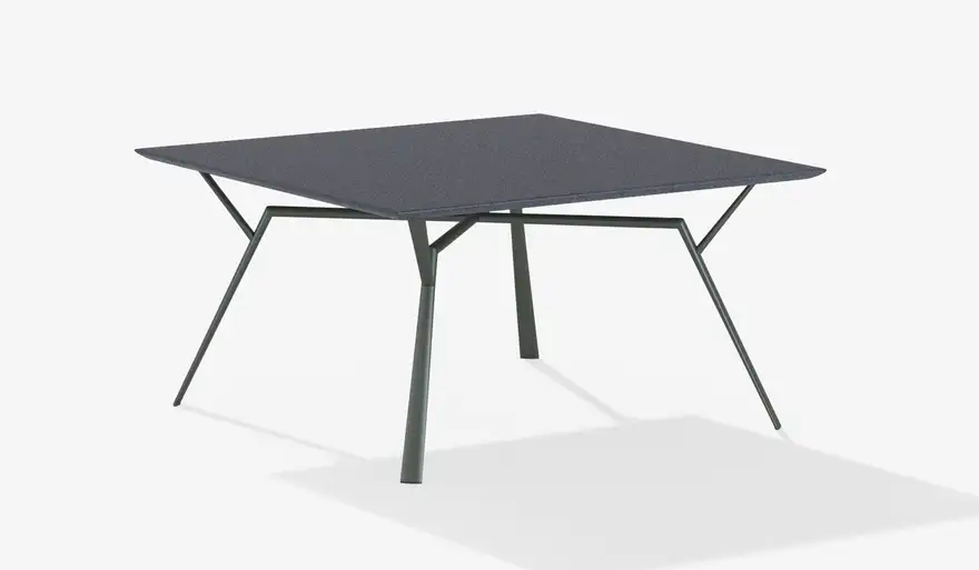 Fast Radice Quadra Tisch